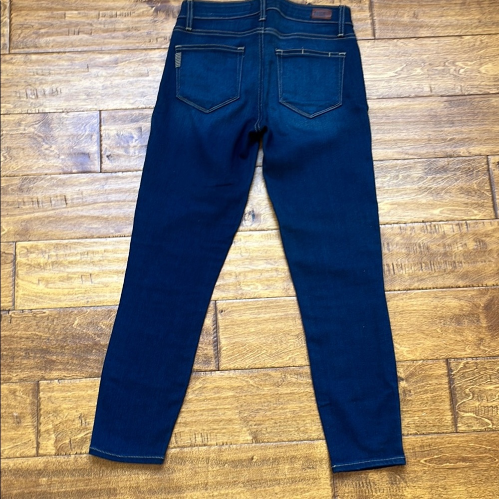 PAIGE Blue Skinny Jeans Versatile Style
Size 26
25 inch inseam - Picture 4 of 5